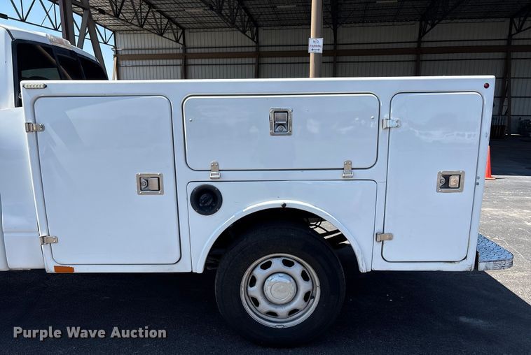 image for item EU4651 2011 Ford F150 utility bed pickup truck