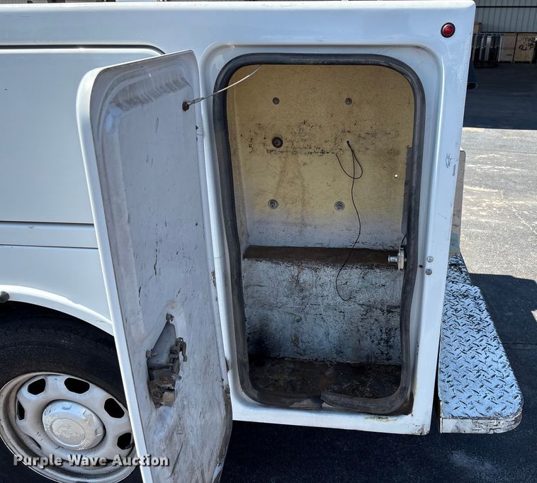 image for item EU4651 2011 Ford F150 utility bed pickup truck