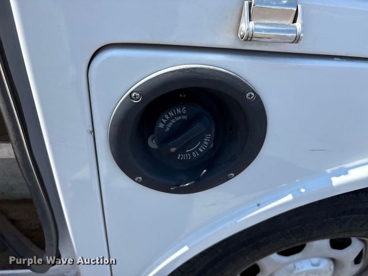 image for item EU4651 2011 Ford F150 utility bed pickup truck