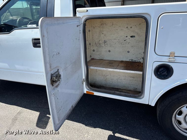 image for item EU4651 2011 Ford F150 utility bed pickup truck