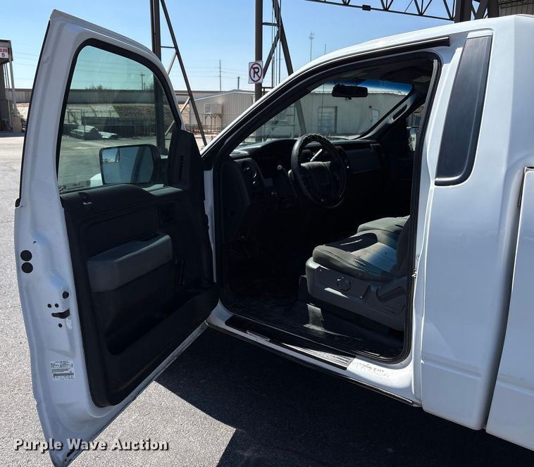 image for item EU4651 2011 Ford F150 utility bed pickup truck