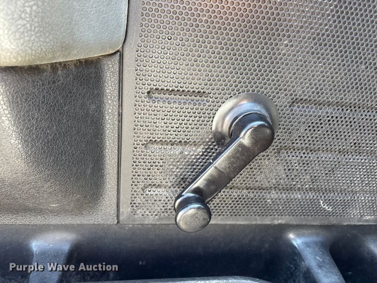 image for item EU4651 2011 Ford F150 utility bed pickup truck