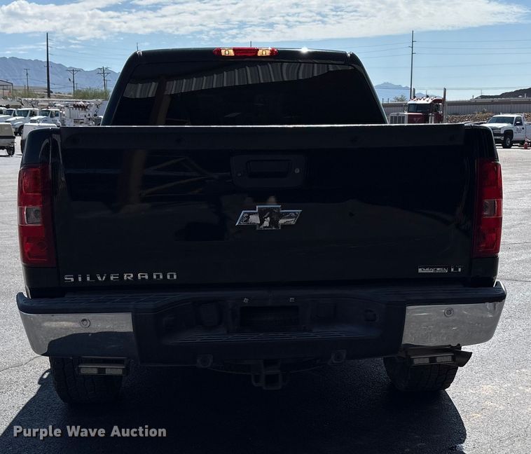 image for item EU4653 2011 Chevrolet Silverado 1500 Crew Cab pickup truck