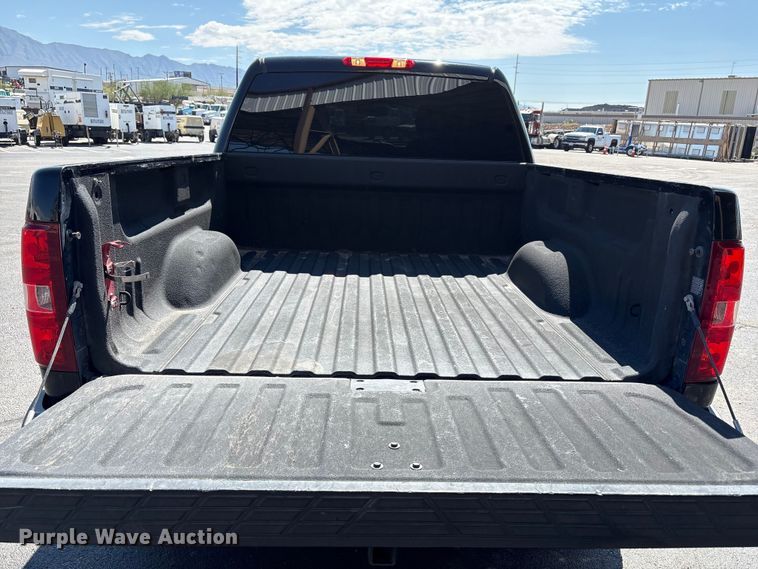 image for item EU4653 2011 Chevrolet Silverado 1500 Crew Cab pickup truck