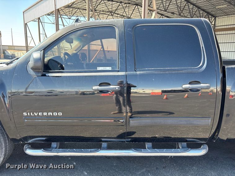 image for item EU4653 2011 Chevrolet Silverado 1500 Crew Cab pickup truck