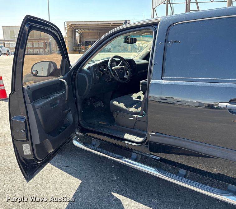 image for item EU4653 2011 Chevrolet Silverado 1500 Crew Cab pickup truck