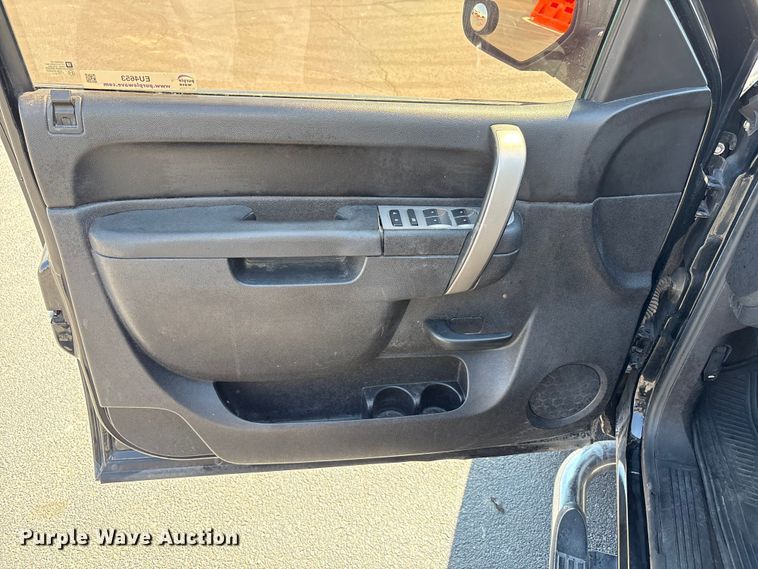 image for item EU4653 2011 Chevrolet Silverado 1500 Crew Cab pickup truck