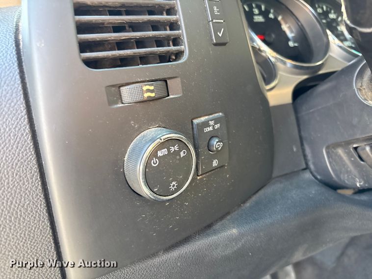 image for item EU4653 2011 Chevrolet Silverado 1500 Crew Cab pickup truck