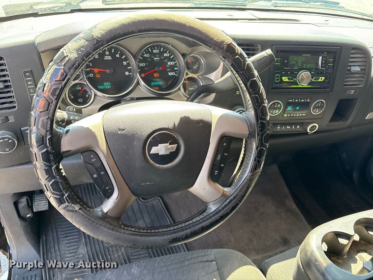 image for item EU4653 2011 Chevrolet Silverado 1500 Crew Cab pickup truck