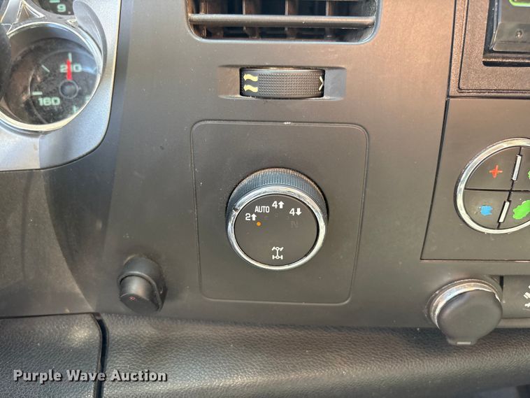 image for item EU4653 2011 Chevrolet Silverado 1500 Crew Cab pickup truck