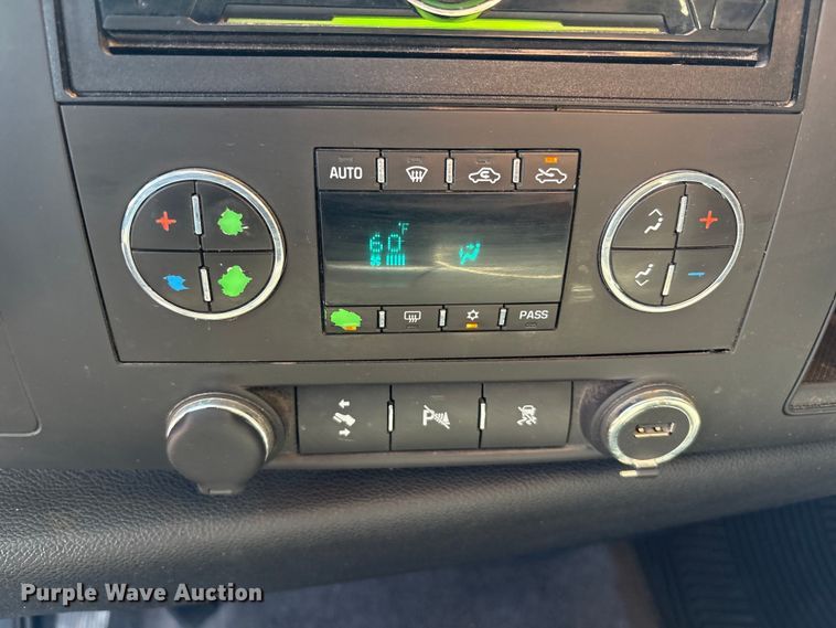 image for item EU4653 2011 Chevrolet Silverado 1500 Crew Cab pickup truck