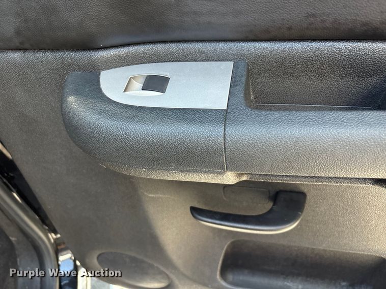 image for item EU4653 2011 Chevrolet Silverado 1500 Crew Cab pickup truck