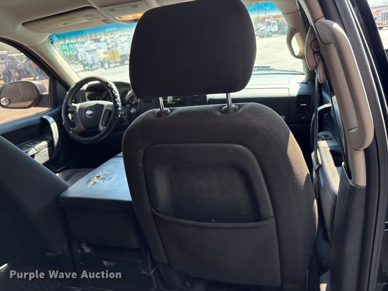 image for item EU4653 2011 Chevrolet Silverado 1500 Crew Cab pickup truck