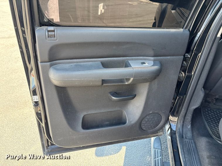 image for item EU4653 2011 Chevrolet Silverado 1500 Crew Cab pickup truck