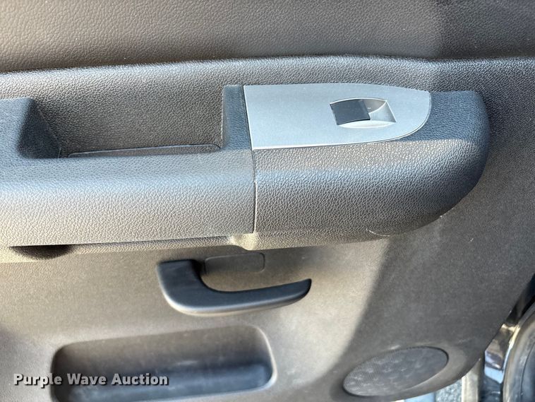 image for item EU4653 2011 Chevrolet Silverado 1500 Crew Cab pickup truck