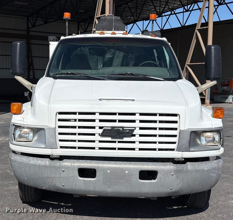 image for item EU4654 2006 Chevrolet C5500 utility / service truck