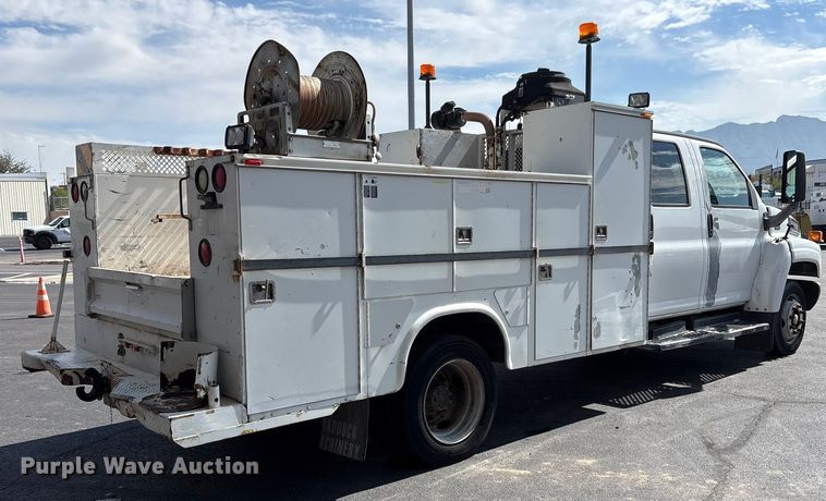 image for item EU4654 2006 Chevrolet C5500 utility / service truck