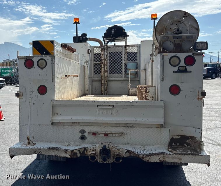 image for item EU4654 2006 Chevrolet C5500 utility / service truck