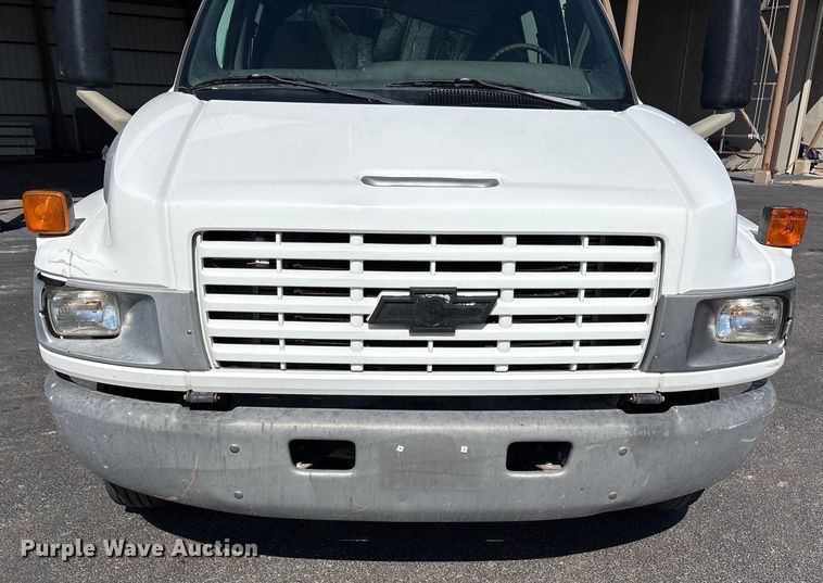 image for item EU4654 2006 Chevrolet C5500 utility / service truck