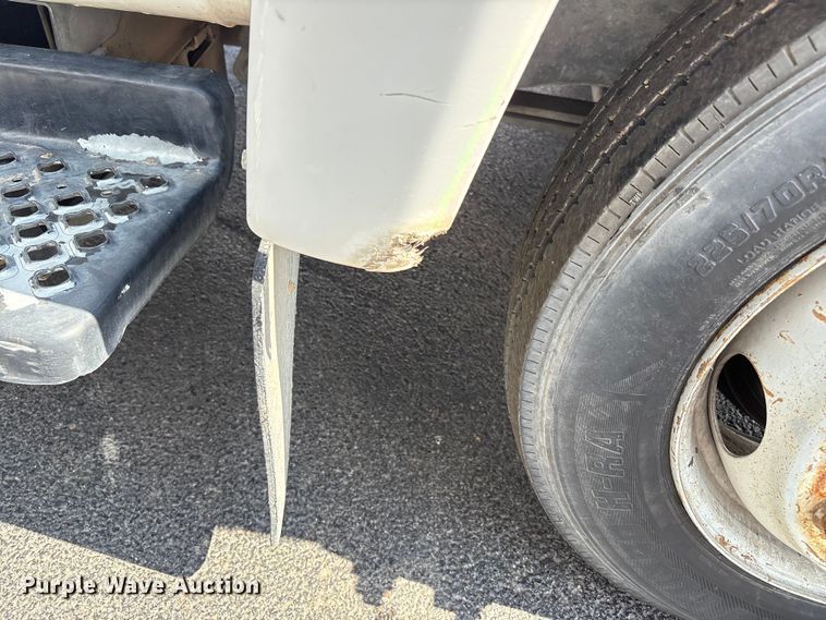 image for item EU4654 2006 Chevrolet C5500 utility / service truck