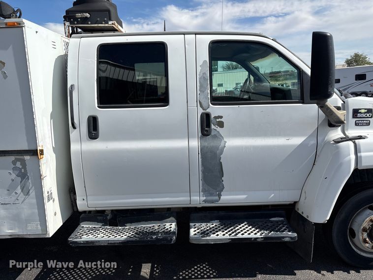 image for item EU4654 2006 Chevrolet C5500 utility / service truck