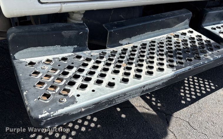 image for item EU4654 2006 Chevrolet C5500 utility / service truck