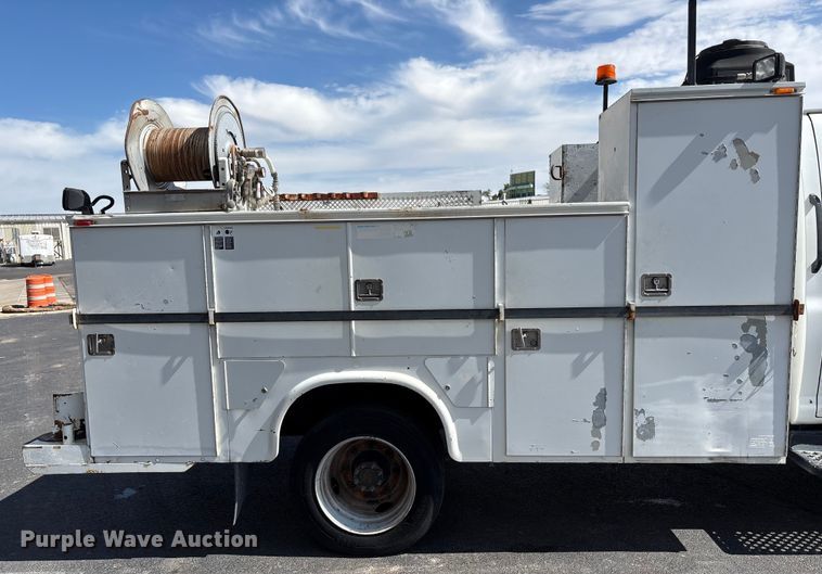 image for item EU4654 2006 Chevrolet C5500 utility / service truck