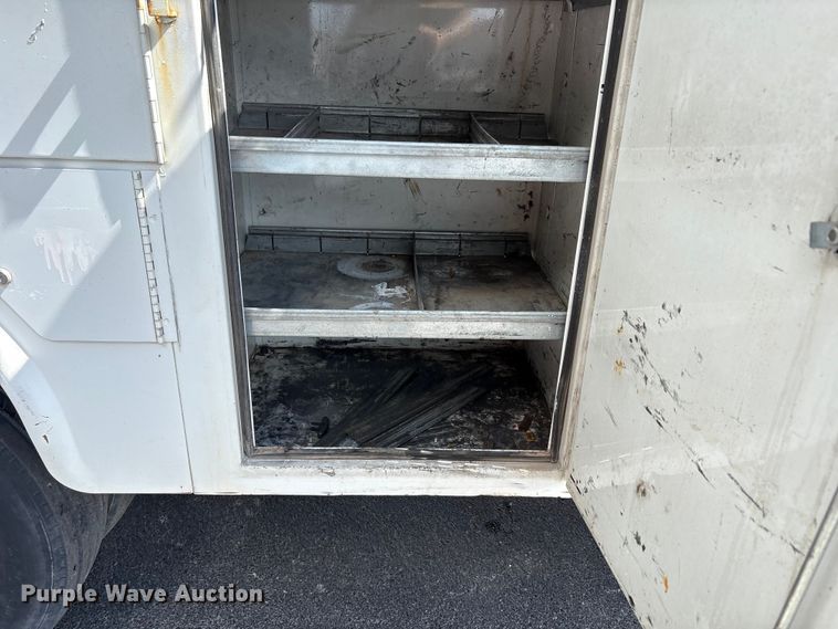 image for item EU4654 2006 Chevrolet C5500 utility / service truck