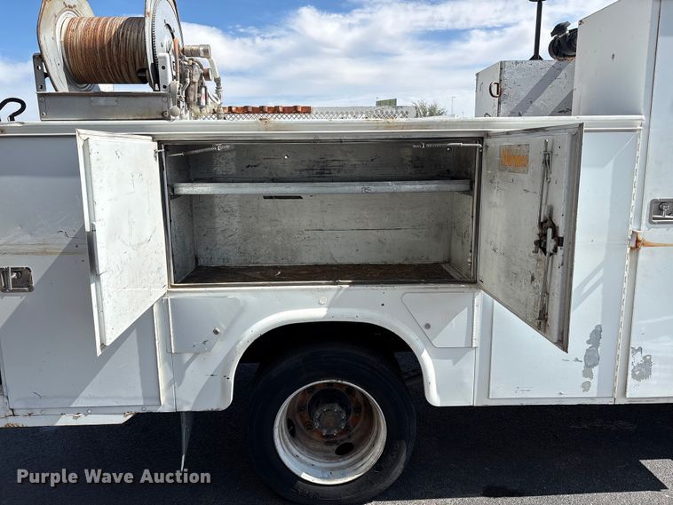 image for item EU4654 2006 Chevrolet C5500 utility / service truck