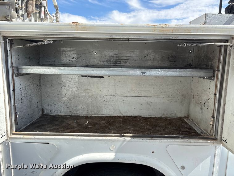 image for item EU4654 2006 Chevrolet C5500 utility / service truck