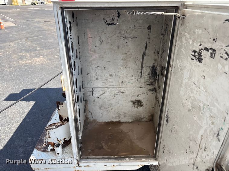 image for item EU4654 2006 Chevrolet C5500 utility / service truck