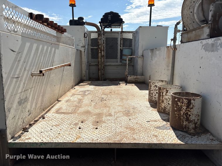 image for item EU4654 2006 Chevrolet C5500 utility / service truck