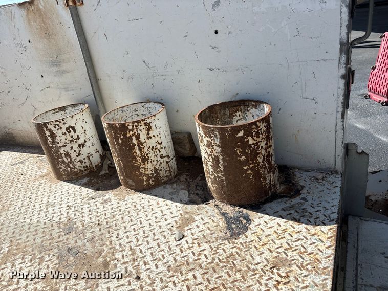 image for item EU4654 2006 Chevrolet C5500 utility / service truck