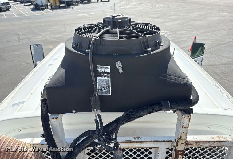 image for item EU4654 2006 Chevrolet C5500 utility / service truck