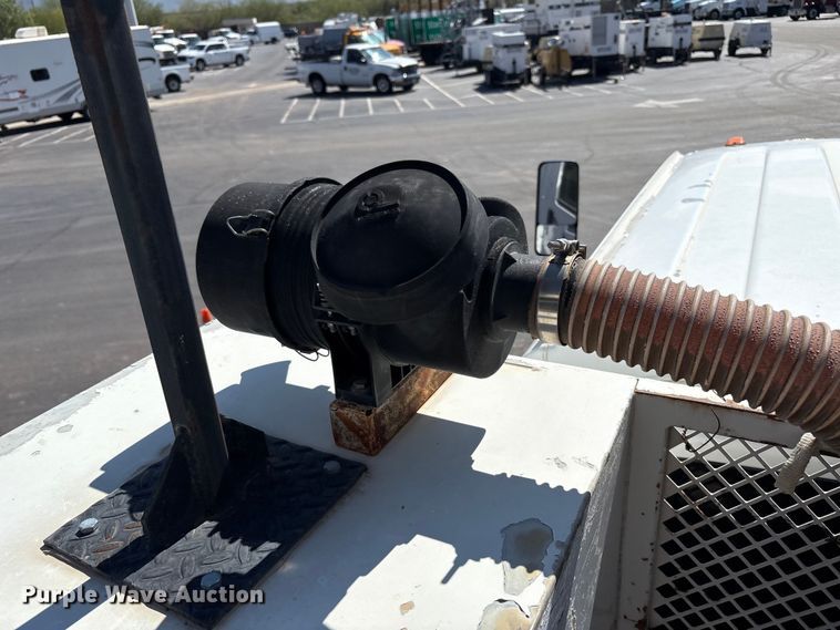 image for item EU4654 2006 Chevrolet C5500 utility / service truck