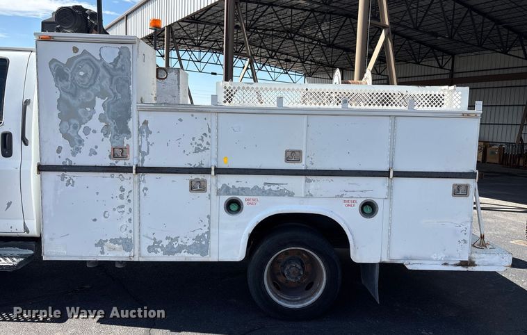 image for item EU4654 2006 Chevrolet C5500 utility / service truck