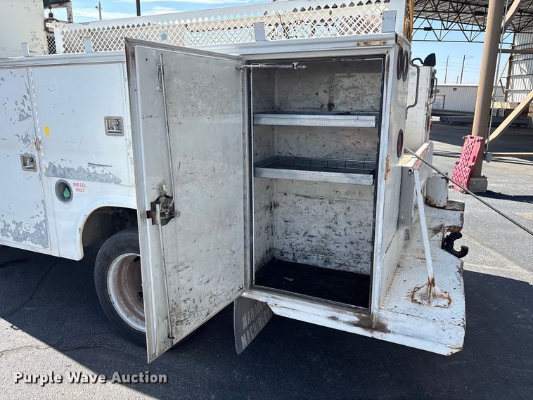 image for item EU4654 2006 Chevrolet C5500 utility / service truck