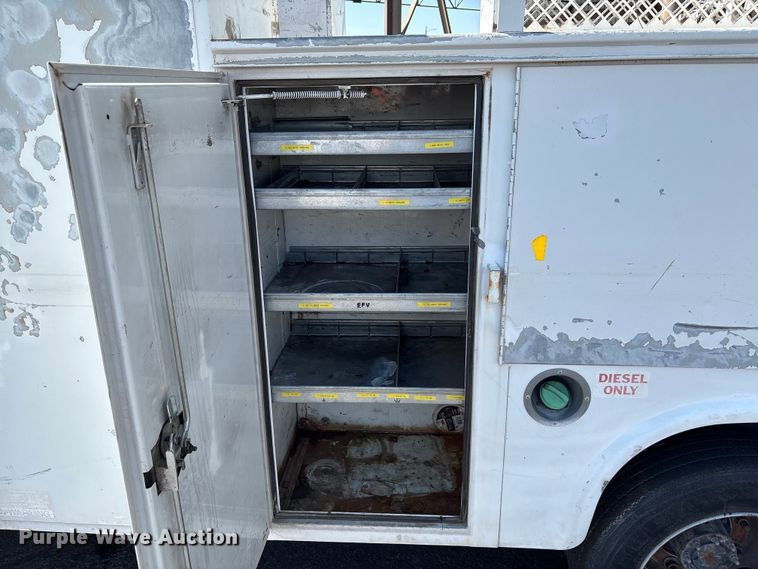 image for item EU4654 2006 Chevrolet C5500 utility / service truck