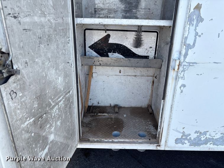 image for item EU4654 2006 Chevrolet C5500 utility / service truck