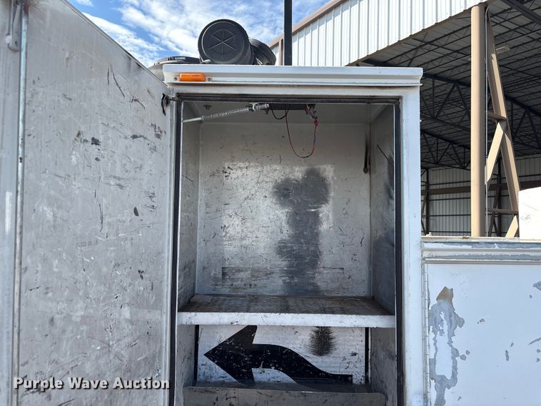 image for item EU4654 2006 Chevrolet C5500 utility / service truck