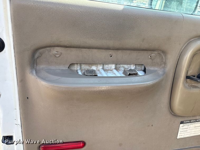 image for item EU4654 2006 Chevrolet C5500 utility / service truck