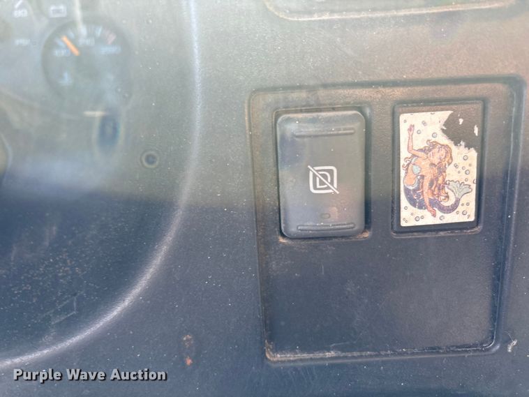 image for item EU4654 2006 Chevrolet C5500 utility / service truck