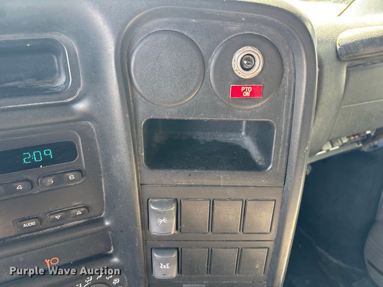 image for item EU4654 2006 Chevrolet C5500 utility / service truck