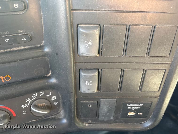 image for item EU4654 2006 Chevrolet C5500 utility / service truck