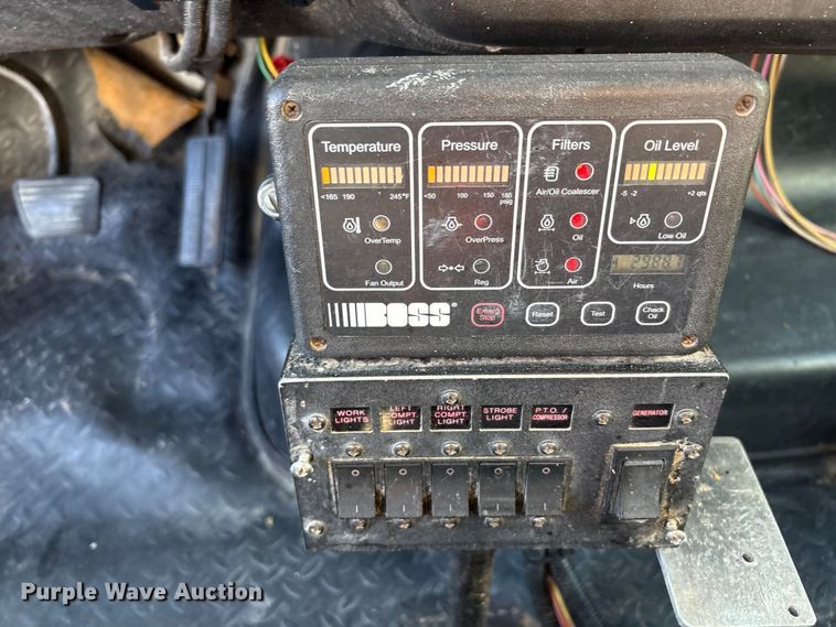 image for item EU4654 2006 Chevrolet C5500 utility / service truck