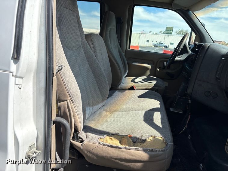 image for item EU4654 2006 Chevrolet C5500 utility / service truck