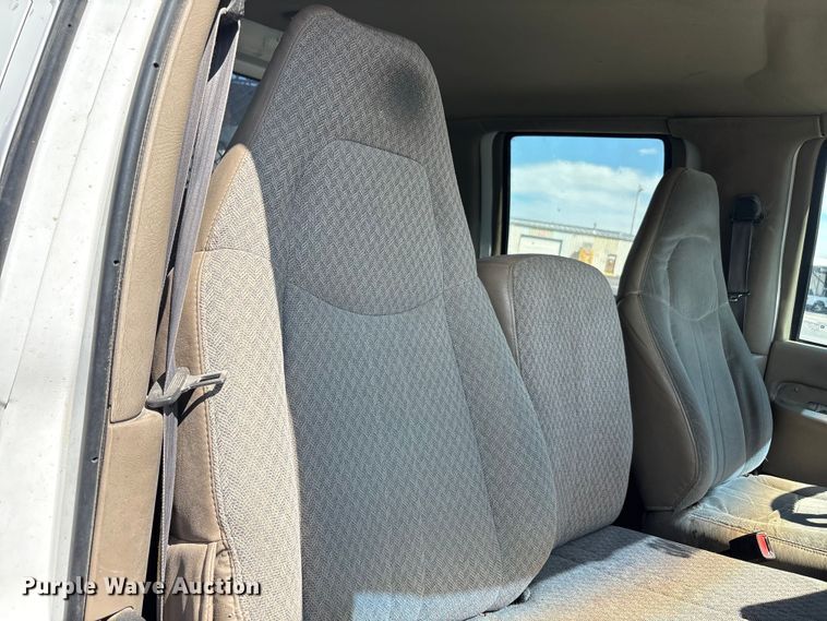 image for item EU4654 2006 Chevrolet C5500 utility / service truck