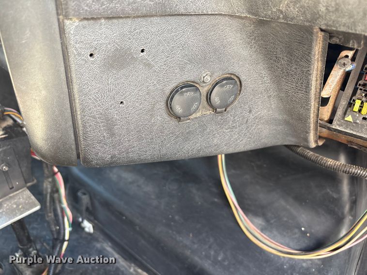 image for item EU4654 2006 Chevrolet C5500 utility / service truck