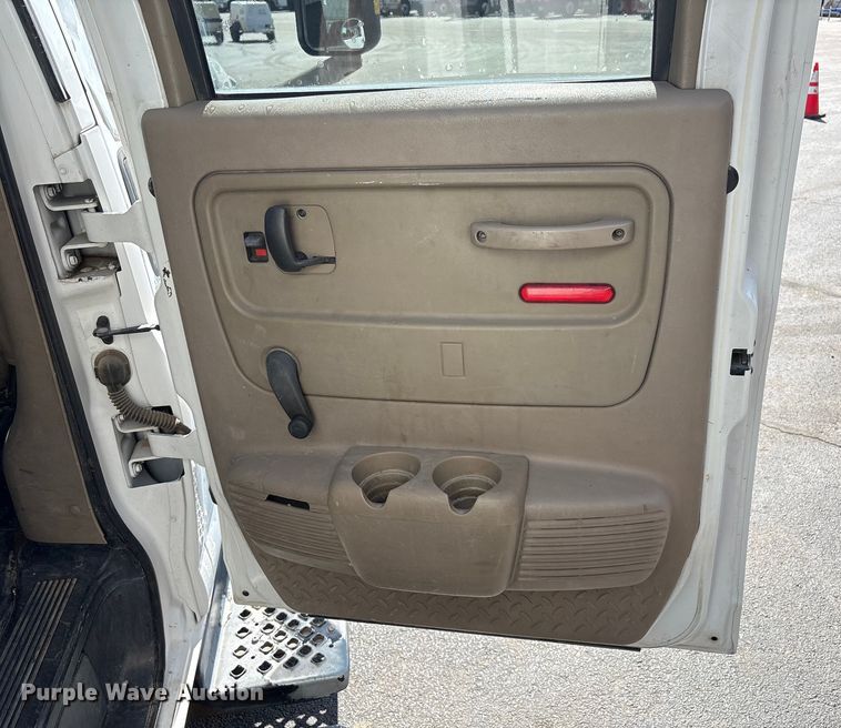 image for item EU4654 2006 Chevrolet C5500 utility / service truck