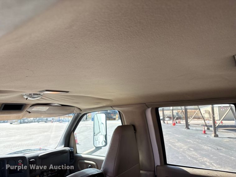 image for item EU4654 2006 Chevrolet C5500 utility / service truck